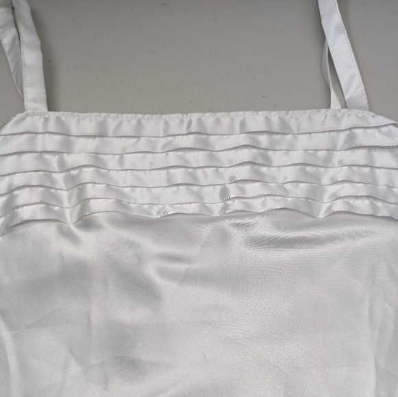 NWT. WOMEN'S POLYESTER TANK CAMISOLE. SIZE MEDIUM - Picture 2 of 5